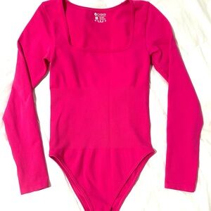 Women's OQQ Fuchsia Long Sleeve Bodysuit